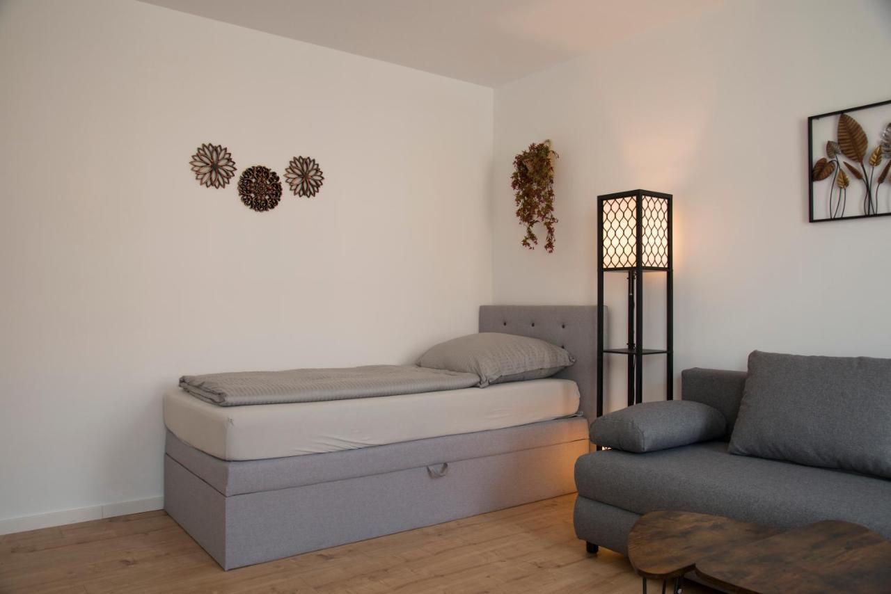 Schoene Grosse Ferienwohnung 79M2 Und 2 Baeder, Zentrumnah, 2Og 埃尔福特 外观 照片