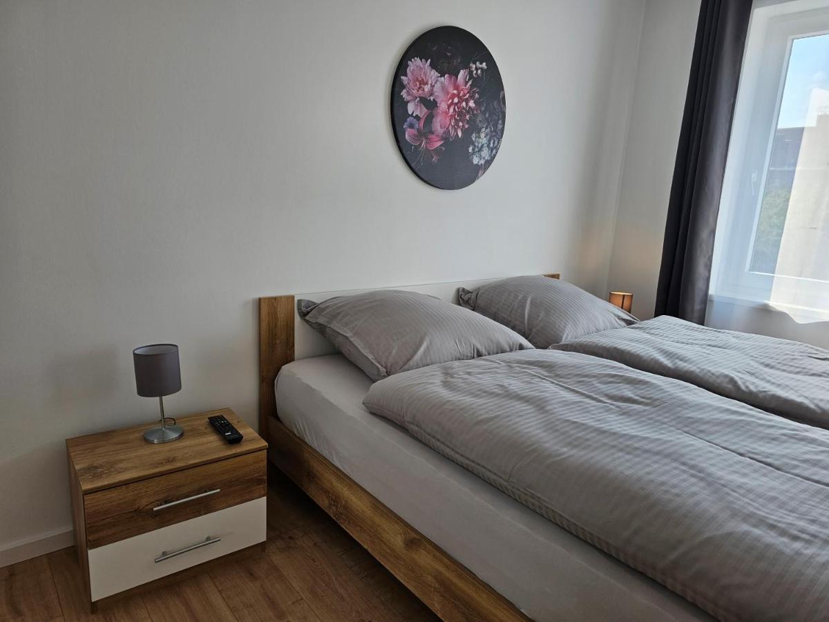 Schoene Grosse Ferienwohnung 79M2 Und 2 Baeder, Zentrumnah, 2Og 埃尔福特 外观 照片