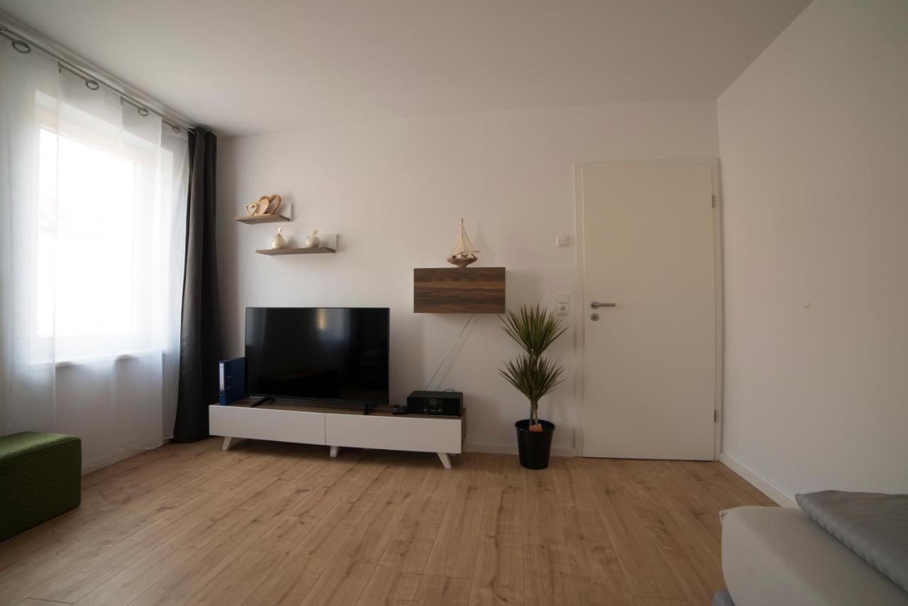 Schoene Grosse Ferienwohnung 79M2 Und 2 Baeder, Zentrumnah, 2Og 埃尔福特 外观 照片