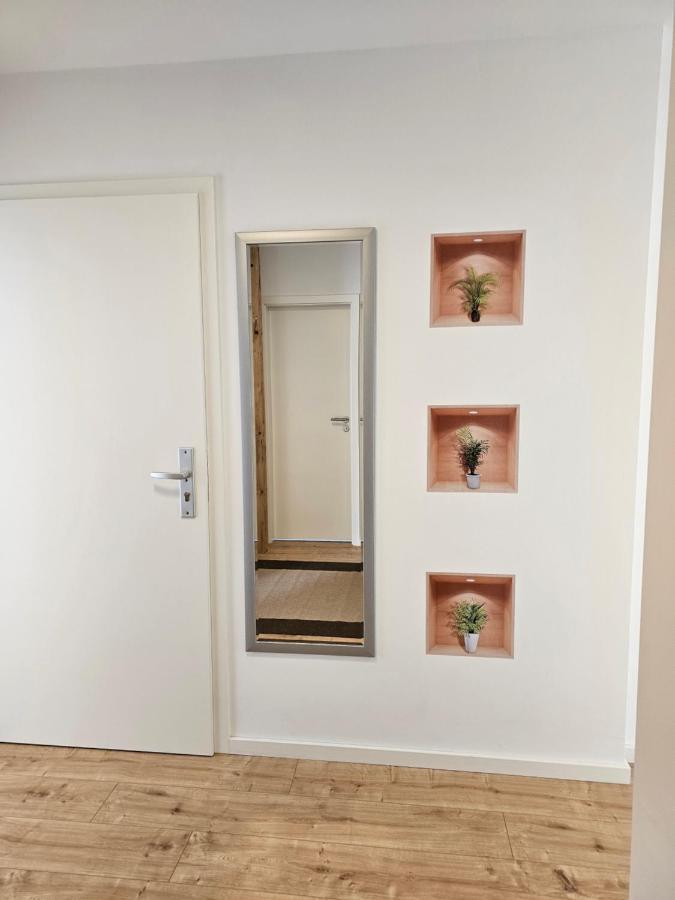 Schoene Grosse Ferienwohnung 79M2 Und 2 Baeder, Zentrumnah, 2Og 埃尔福特 外观 照片