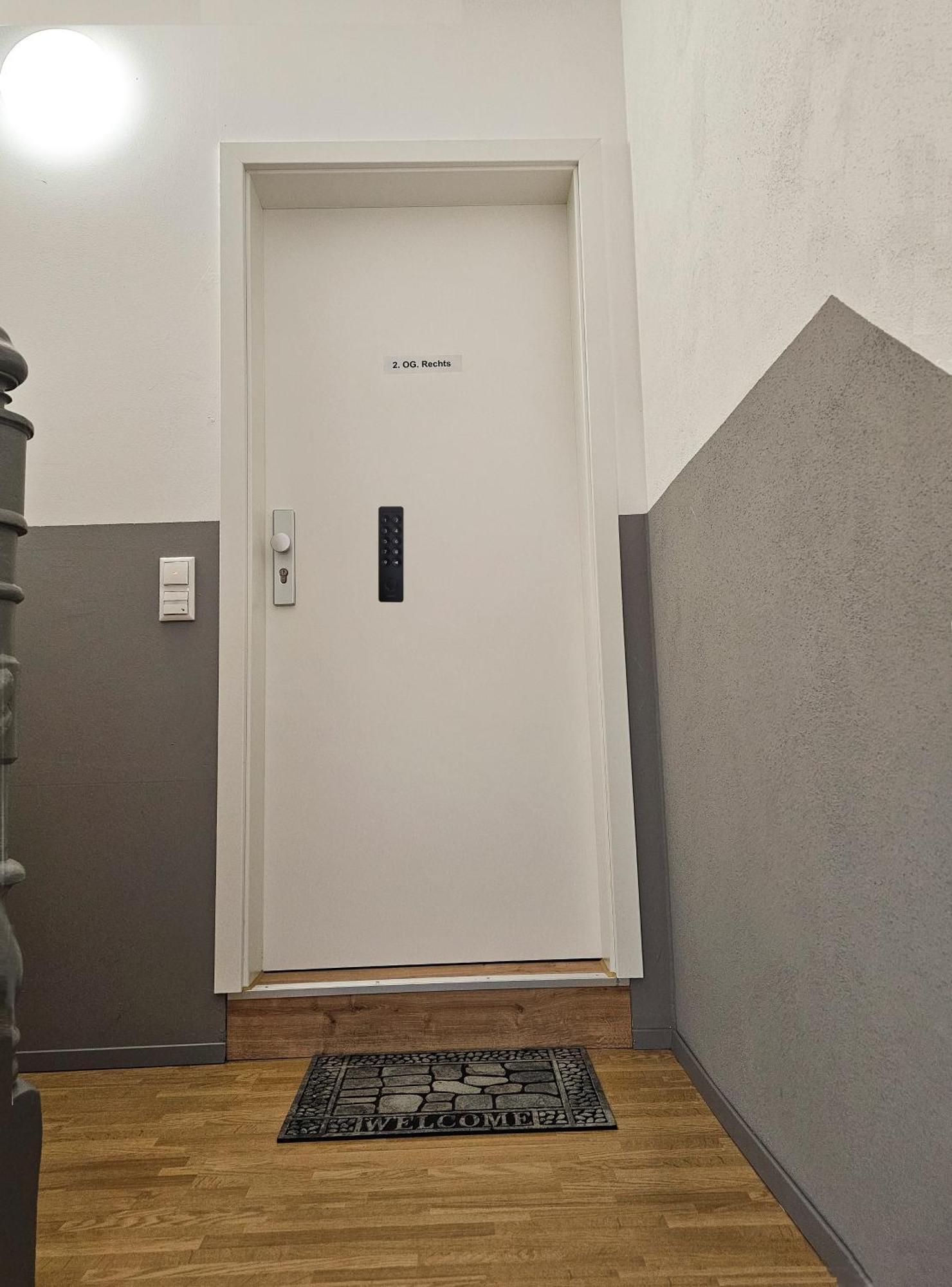 Schoene Grosse Ferienwohnung 79M2 Und 2 Baeder, Zentrumnah, 2Og 埃尔福特 外观 照片